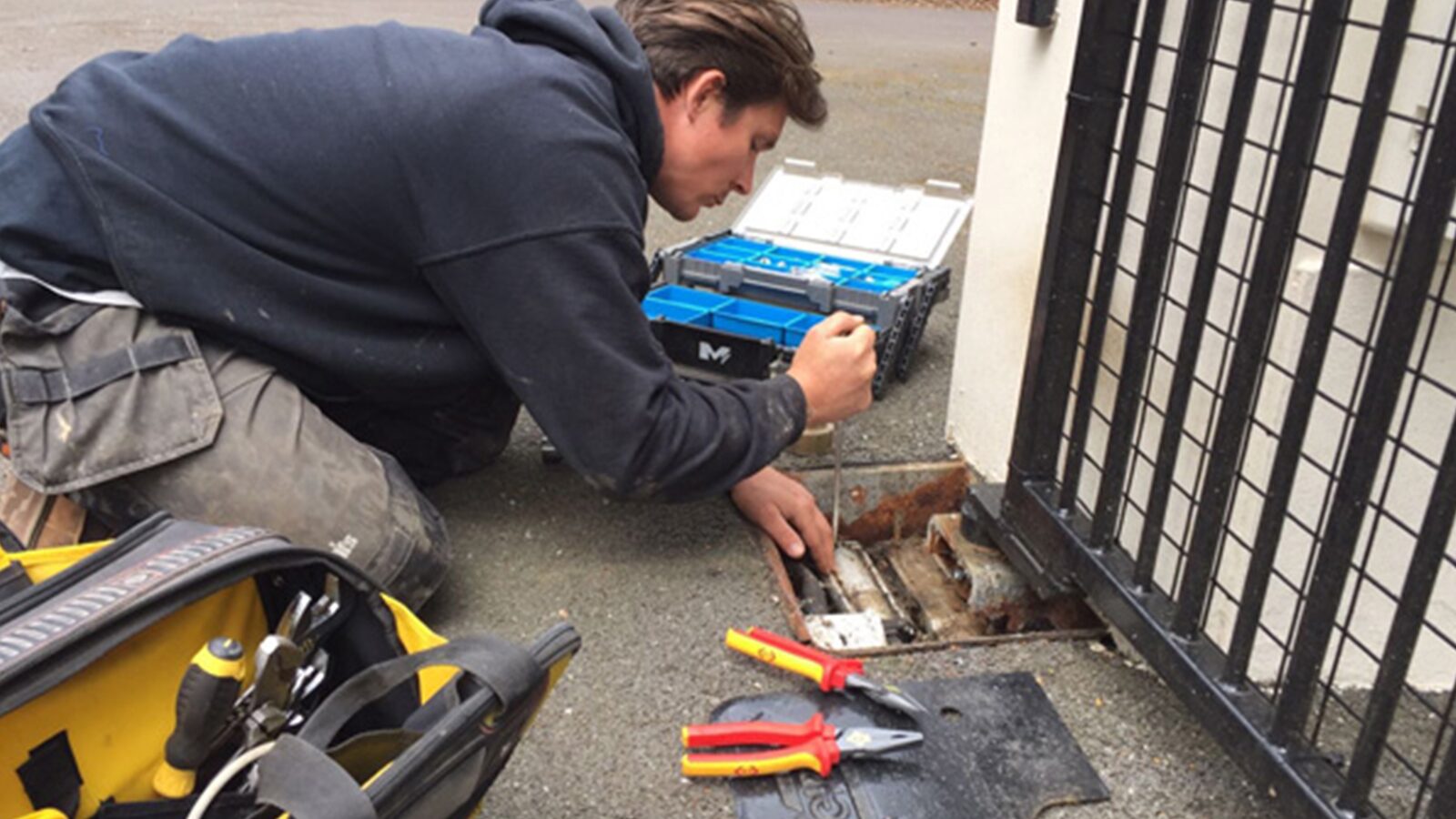 door and gate maintenance