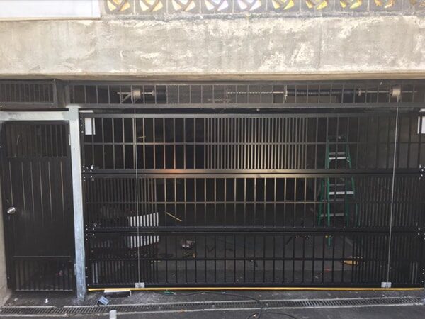 overhead gate